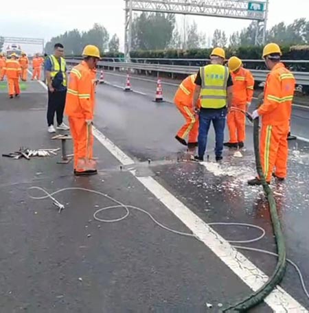路基填充注漿(圖2) 瀝青路面路基填充注漿